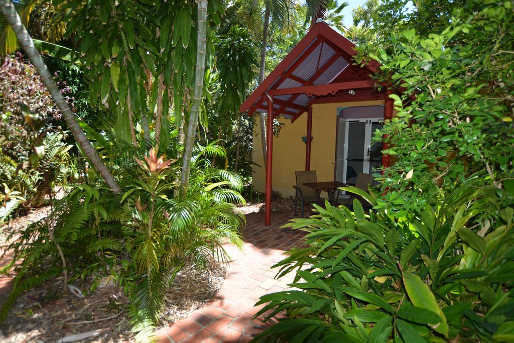 Shambhala Retreat Magnetic Island Cottages Nelly Bay Exterior photo