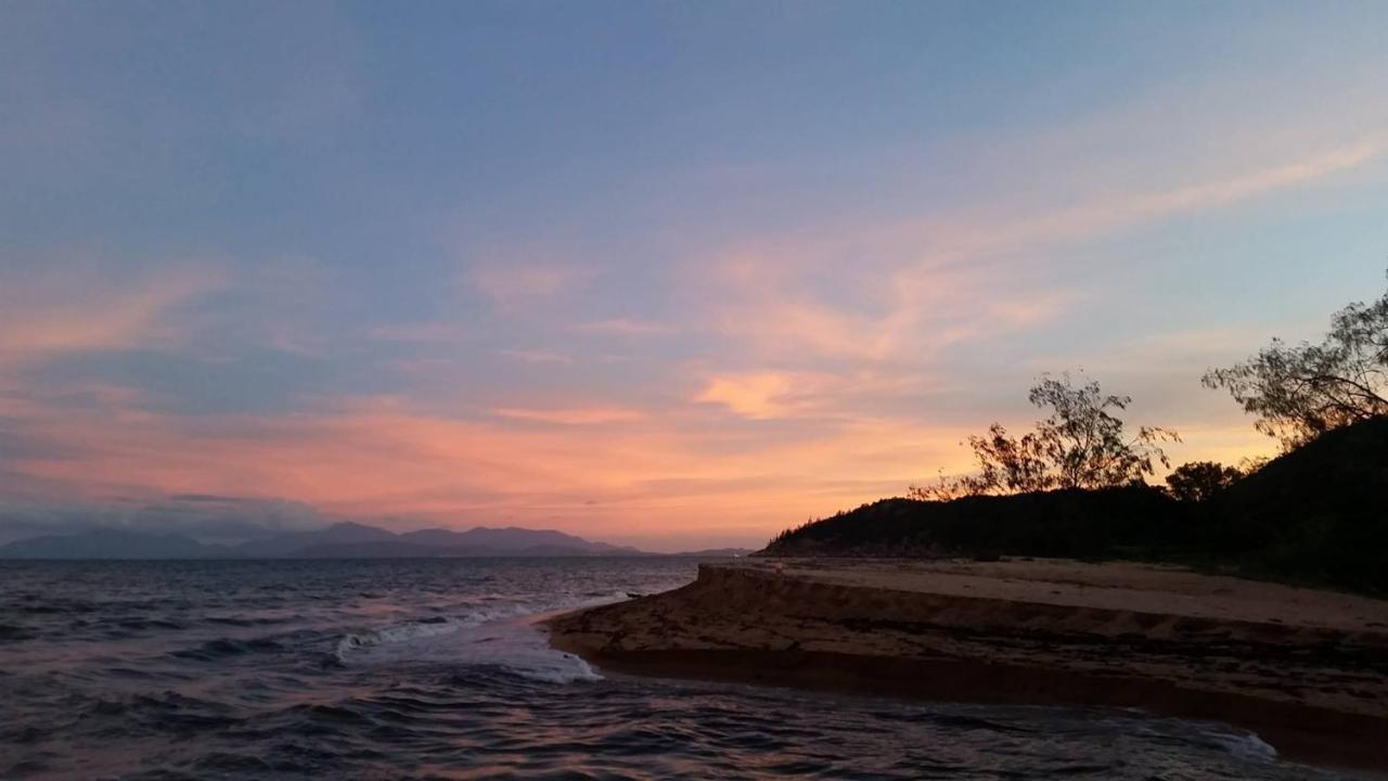 Shambhala Retreat Magnetic Island Cottages Nelly Bay Exterior photo